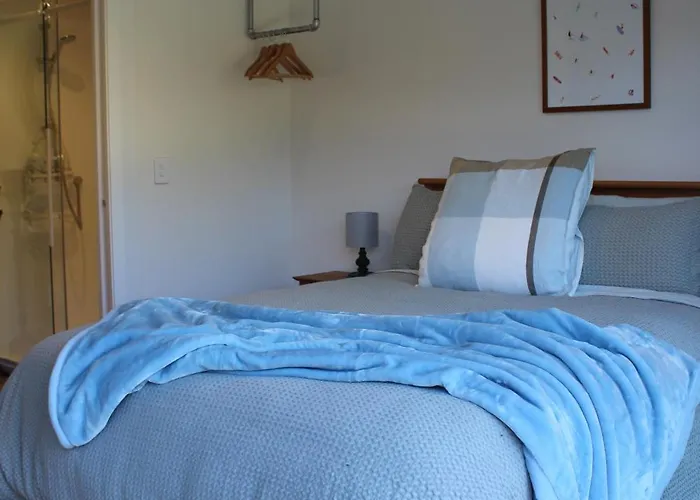 The Driftwood Den Apartment *