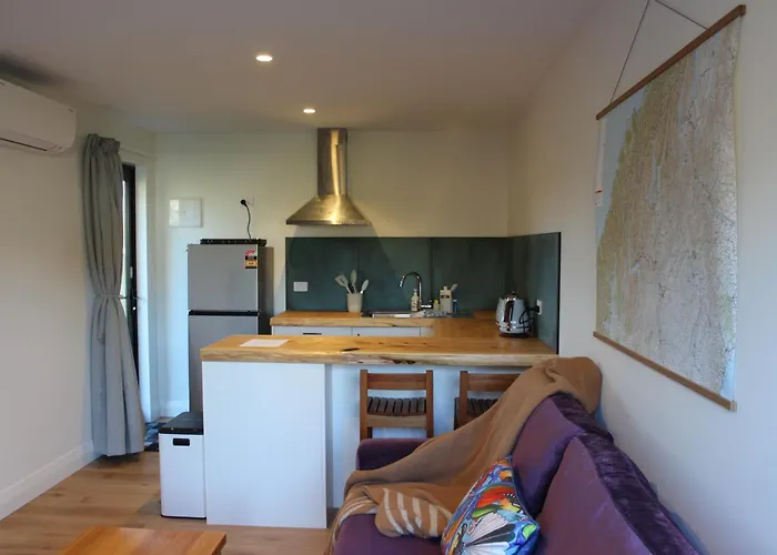 The Driftwood Den Apartment